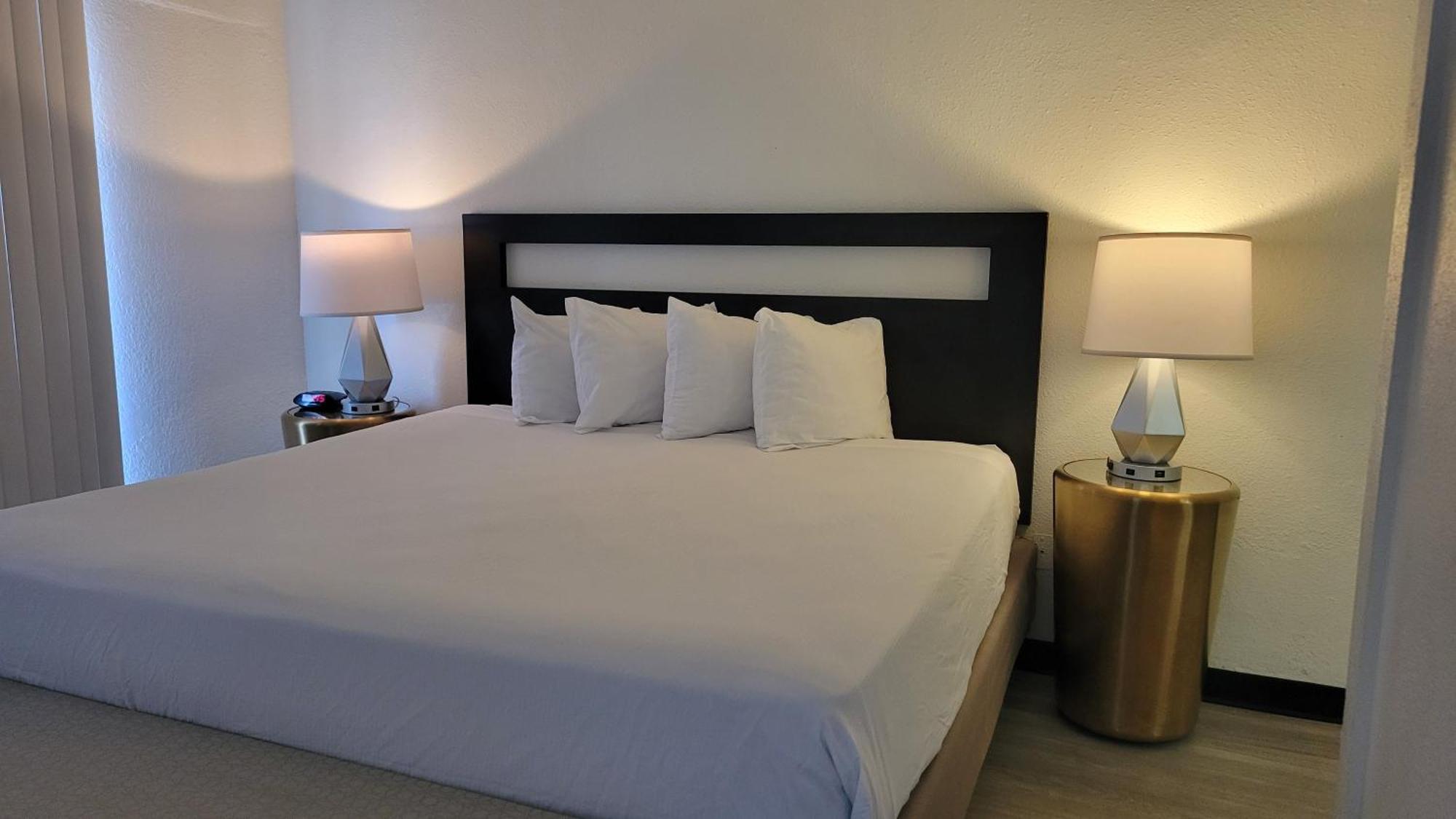 Mc Pacific Inn & Suites 토랜스 외부 사진
